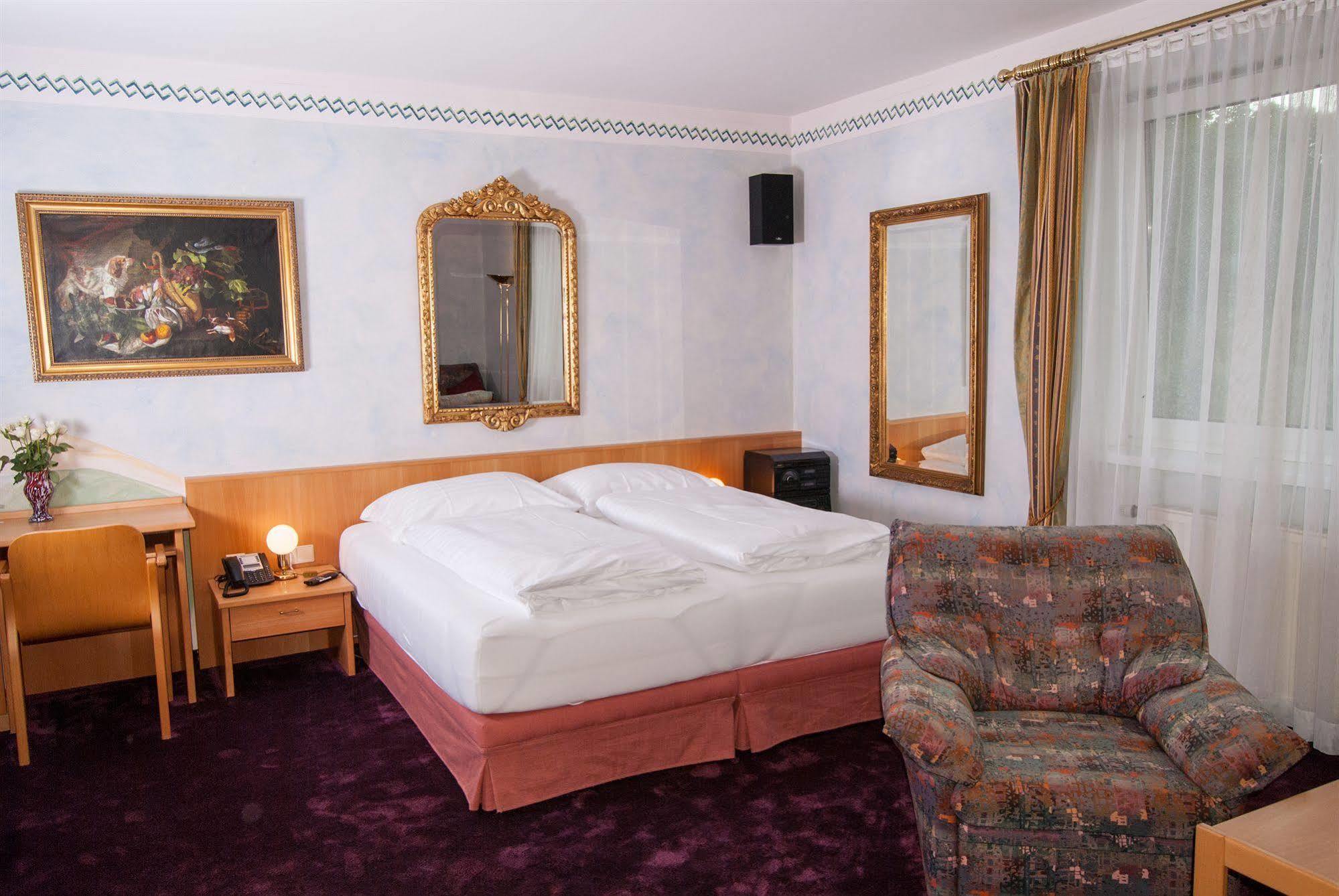 Hotel Residenz Hoessinger Karlstetten Екстериор снимка
