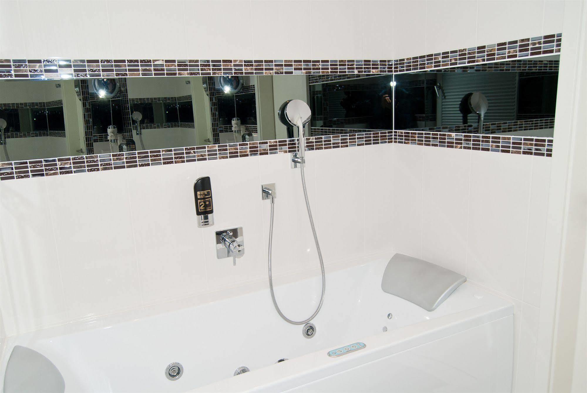 Hotel Residenz Hoessinger Karlstetten Екстериор снимка